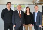 v.l.n.r.: Reinhard Hess (Obmann der Therapeutischen Gemeinschaft Stmk), LH-Stv. Siegfried Schrittwieser, Mag.a Nicole Mochart (Leiterin der Traumapädagogischen WG Trofaiach), Regierungskommissär Mario Abl © PB Schrittwieser v.l.n.r.: Reinhard Hess (Obmann der Therapeutischen Gemeinschaft Stmk), LH-Stv. Siegfried Schrittwieser, Mag.a Nicole Mochart (Leiterin der Traumapädagogischen WG Trofaiach), Regierungskommissär Mario Abl