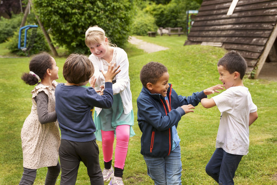 Beim Spielen im Freien