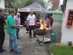 Die Gäste freuen sich auf Gegrilltes!