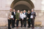 Christian Krainer (GBV Steiermark), Janosch Hartmann (Servicebüro zusammen>wohnen<), LR Hans Seitinger, LR Bettina Vollath, LH-Stv. Siegfried Schrittwieser, Christina Trattner (Servicebüro zusammen>wohnen<) und Wolfram Sacherer (GBV Steiermark) © Sebastian Reiser Christian Krainer (GBV Steiermark), Janosch Hartmann (Servicebüro zusammen>wohnen<), LR Hans Seitinger, LR Bettina Vollath, LH-Stv. Siegfried Schrittwieser, Christina Trattner (Servicebüro zusammen>wohnen<) und Wolfram Sacherer (GBV Steiermark)