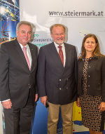 LH Schützenhöfer und LR Kampus mit Kurt Kalcher, der ab 1.9. steirischer Flüchtlingskoordinator des Landes ist © steiermark.at / Schuster, bei Quellenangabe honorarfrei LH Schützenhöfer und LR Kampus mit Kurt Kalcher, der ab 1.9. steirischer Flüchtlingskoordinator des Landes ist