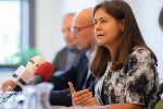 Soziallandesrätin Doris Kampus und Karl-Heinz Snobe, Landesgeschäftsführer AMS Steiermark, sind sich einig: „Die schwächer werdende Konjunktur macht weitere, arbeitsmarktpolitische Maßnahmen erforderlich!“ © Land Steiermark/Drechsler Soziallandesrätin Doris Kampus und Karl-Heinz Snobe, Landesgeschäftsführer AMS Steiermark, sind sich einig: „Die schwächer werdende Konjunktur macht weitere, arbeitsmarktpolitische Maßnahmen erforderlich!“