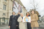 Judith Schwentner (Vizebürgermeisterin der Stadt Graz), Claudia Unger (Direktorin Volkskundemusem Graz) Brigitte Soran (Soroptimist International Austria und UN Women Austria), Nora Schmid (Geschäftsführende Intendantin der Oper Graz) und Doris Kampus (Landesrätin für Soziales, Arbeit und Integration) vor der Grazer Oper. © Fotos: Foto Fischer; Nutzung bei Quellenangabe honorarfrei